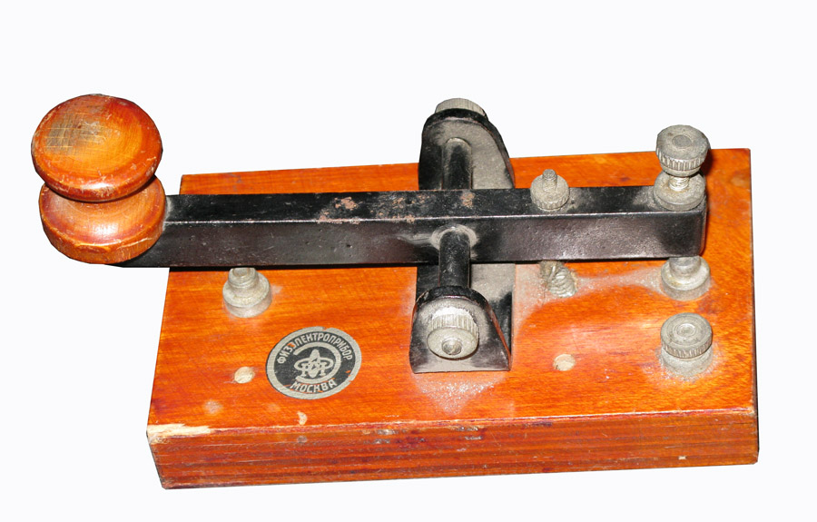 Телеграфный ключ из музея «Все о радио»